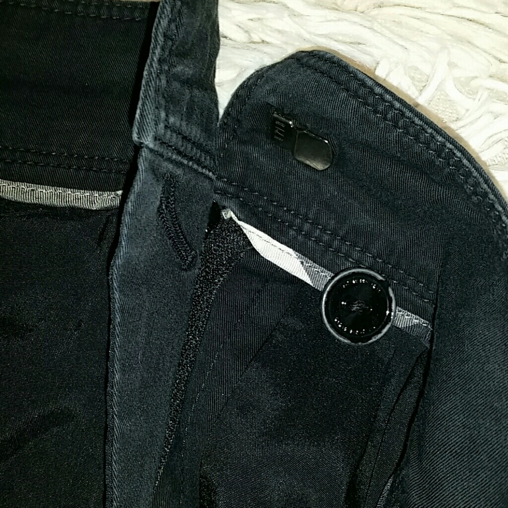 Burberry skirt - Picture 3 of 3